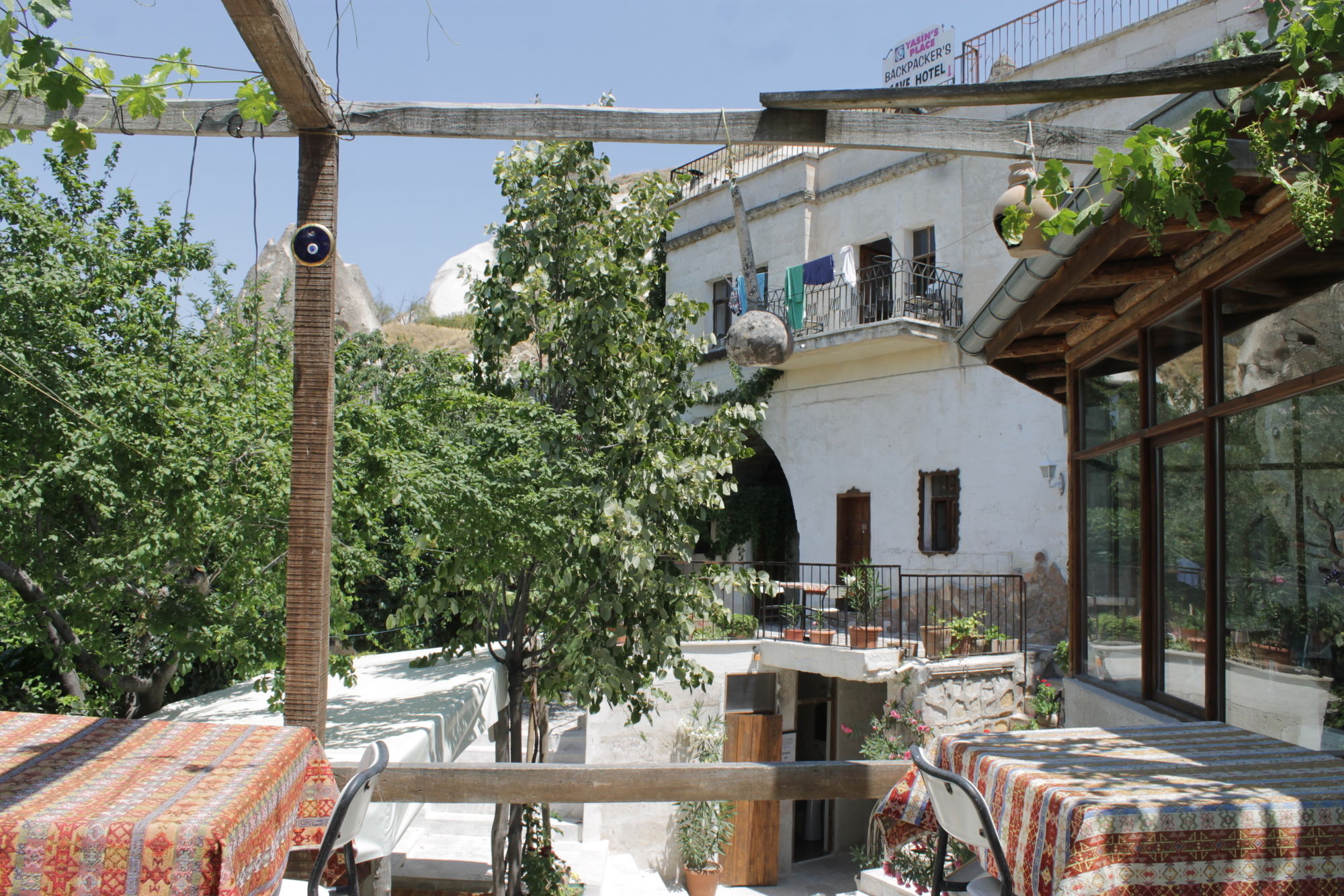 Yasin'S Place Backpackers Cave Hostel เกอเรเม ภายนอก รูปภาพ