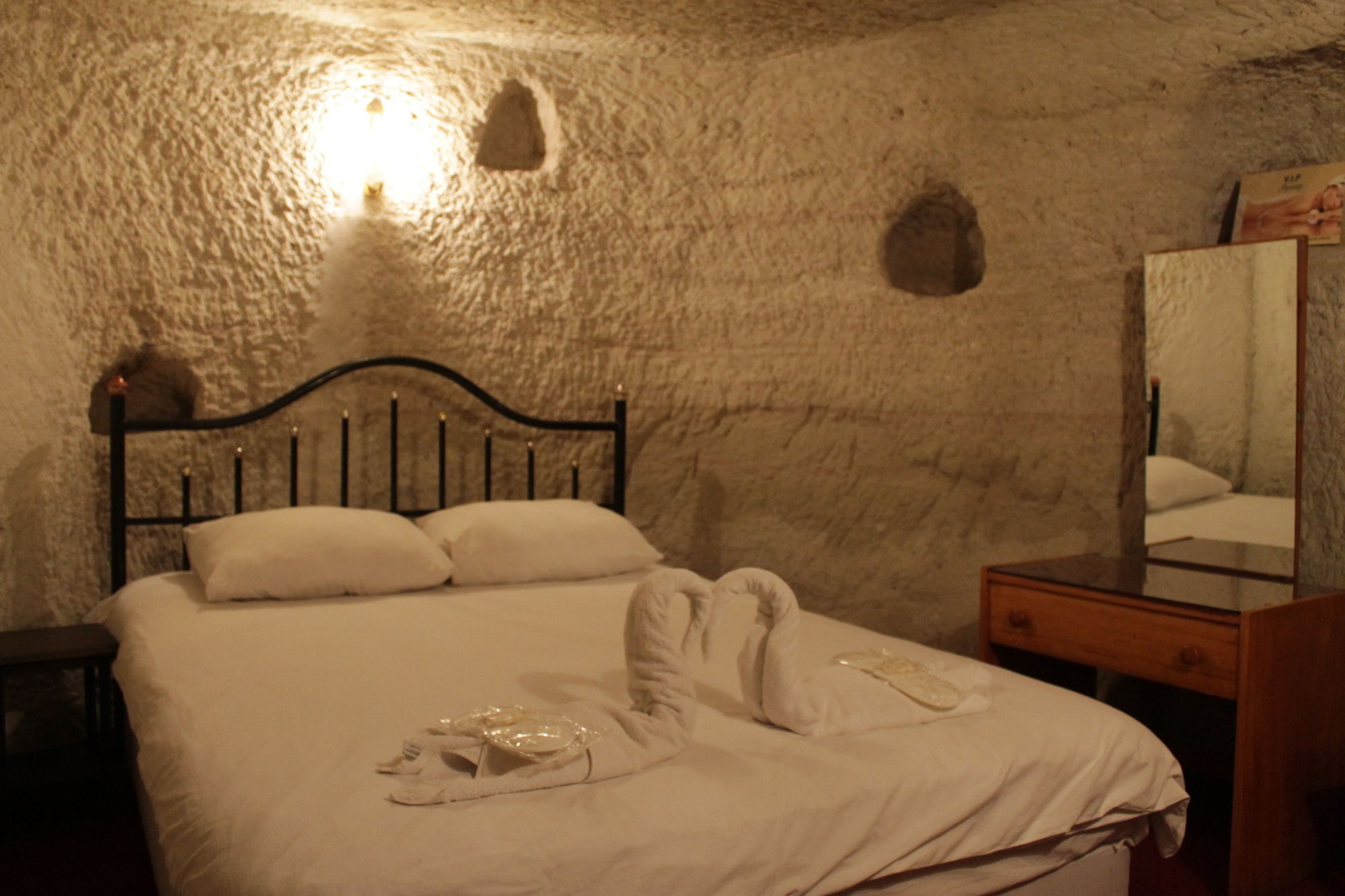 Yasin'S Place Backpackers Cave Hostel เกอเรเม ภายนอก รูปภาพ