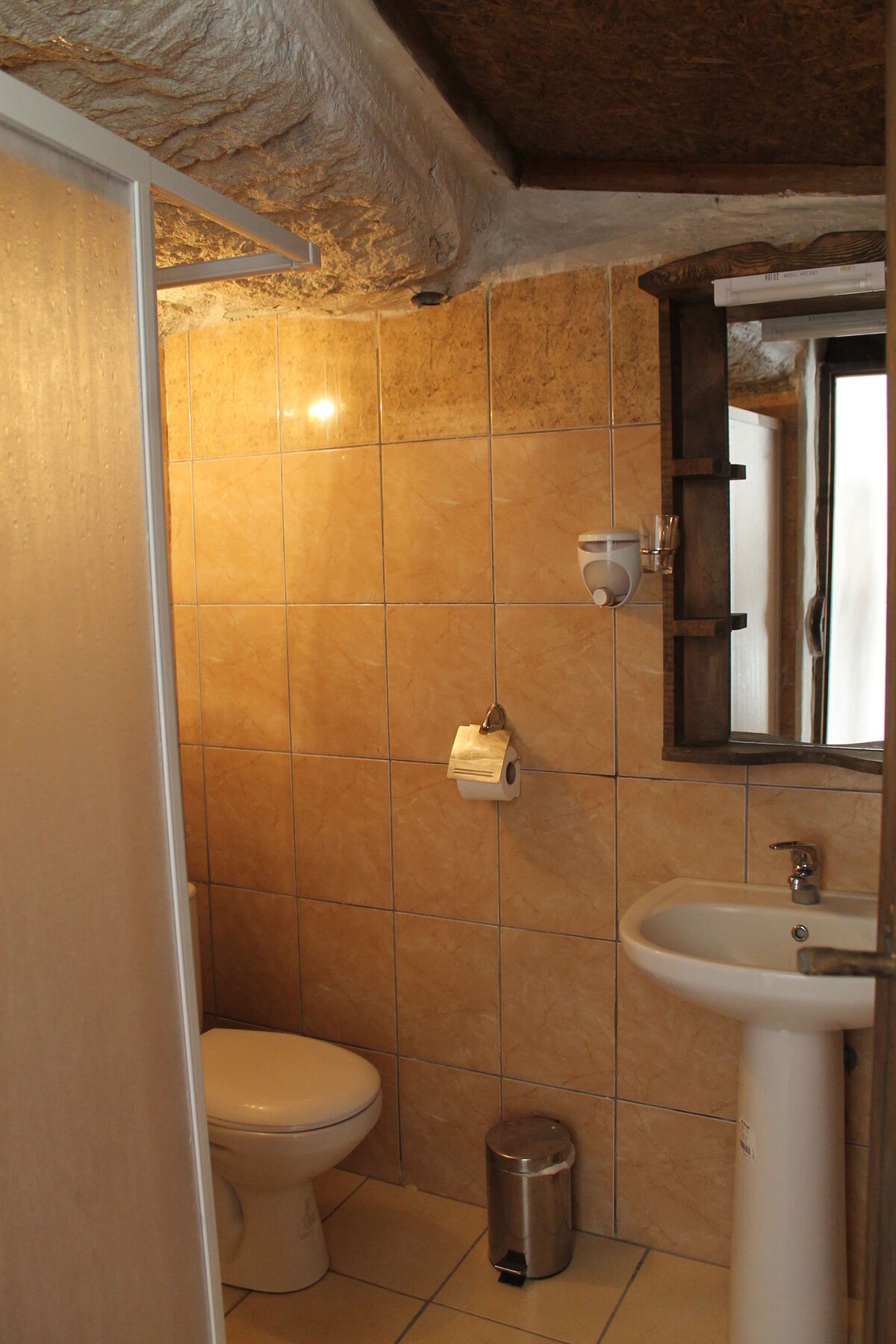 Yasin'S Place Backpackers Cave Hostel เกอเรเม ภายนอก รูปภาพ