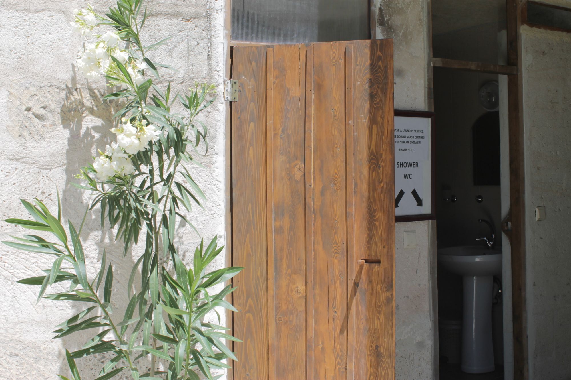 Yasin'S Place Backpackers Cave Hostel เกอเรเม ภายนอก รูปภาพ