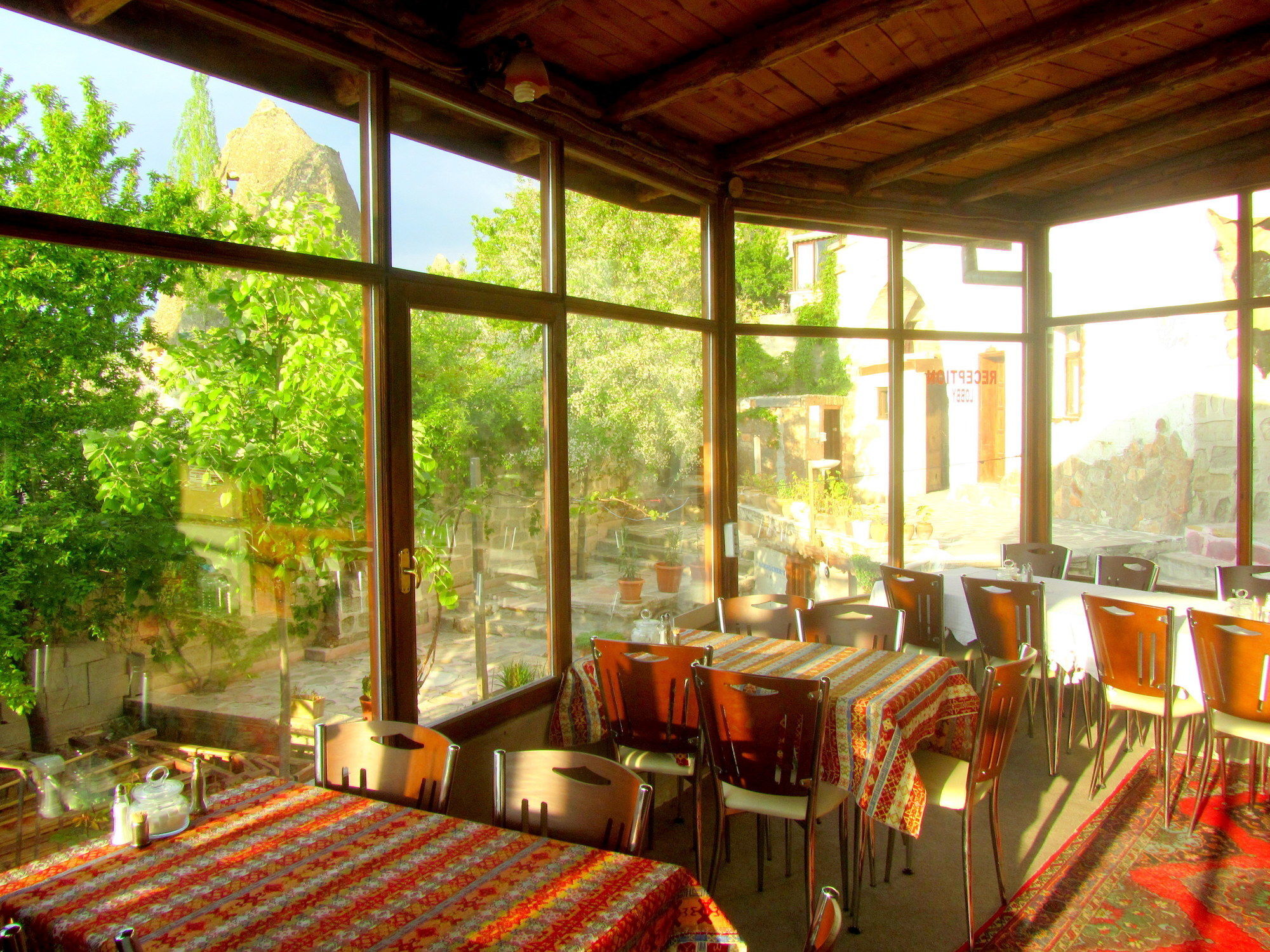 Yasin'S Place Backpackers Cave Hostel เกอเรเม ภายนอก รูปภาพ