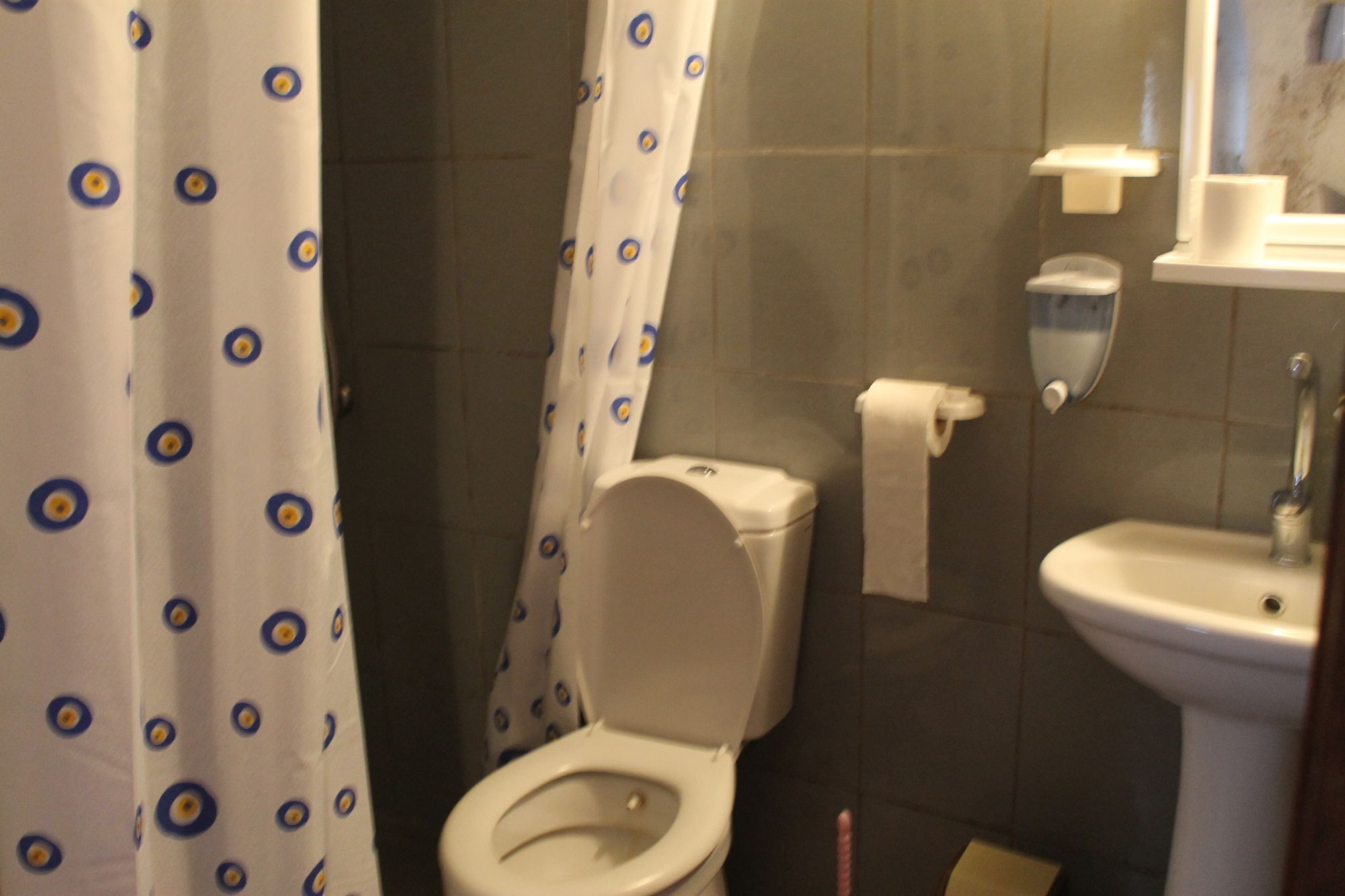 Yasin'S Place Backpackers Cave Hostel เกอเรเม ภายนอก รูปภาพ