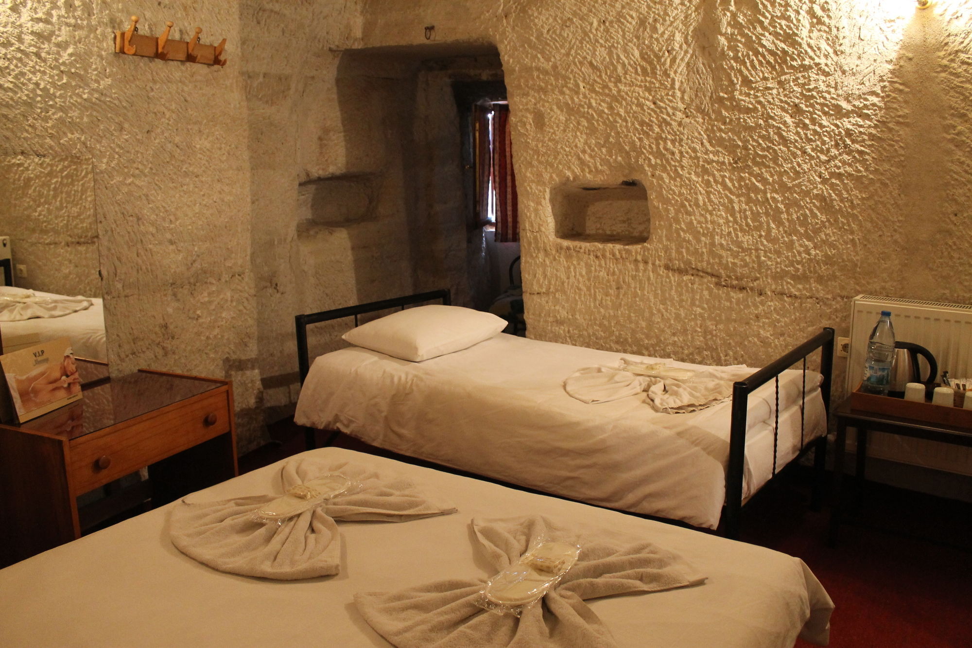 Yasin'S Place Backpackers Cave Hostel เกอเรเม ภายนอก รูปภาพ